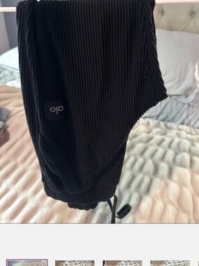 ALO Muse Yoga Ribbed Knit Black Women's Joggers Like New Still $118 Reg